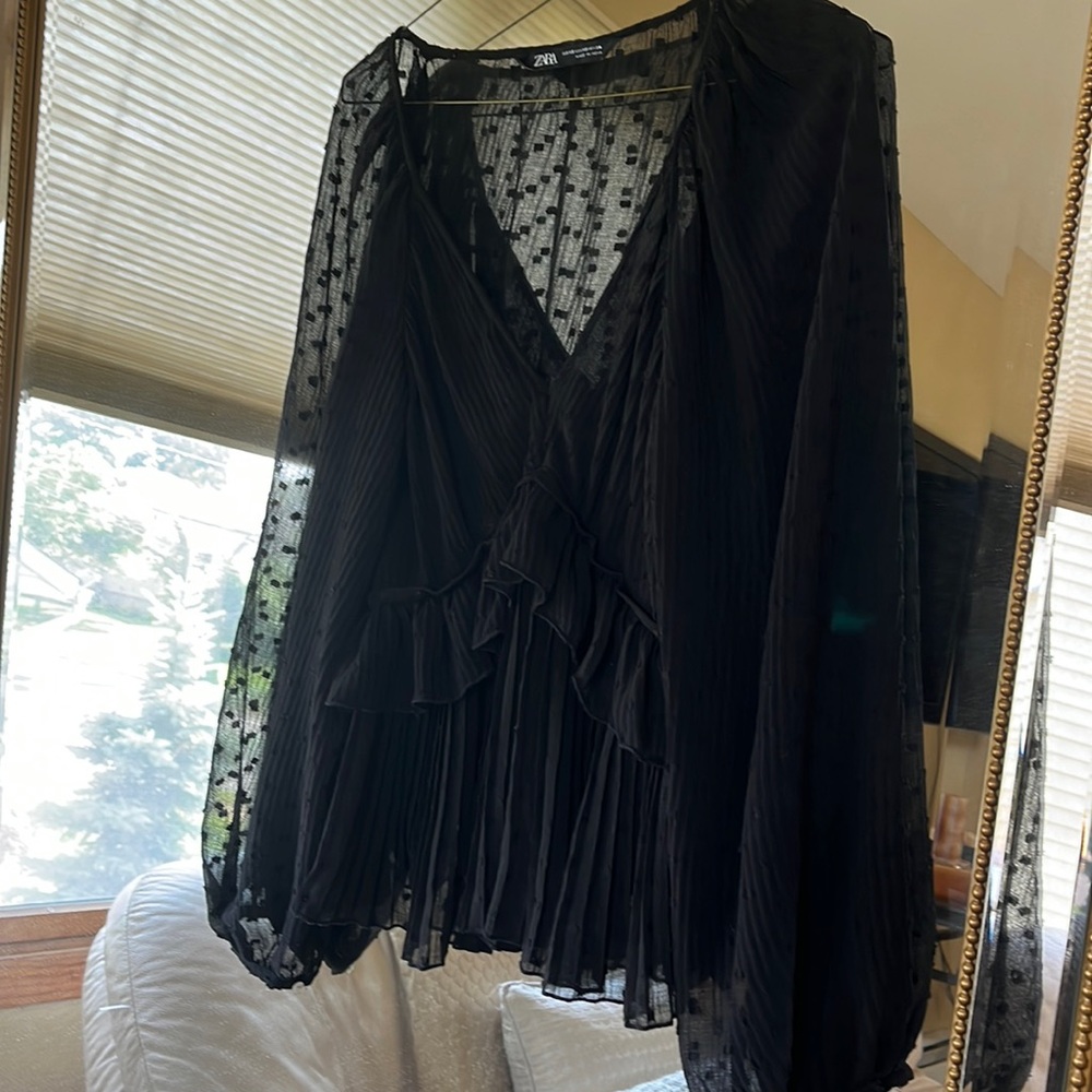 Beautiful black swing top